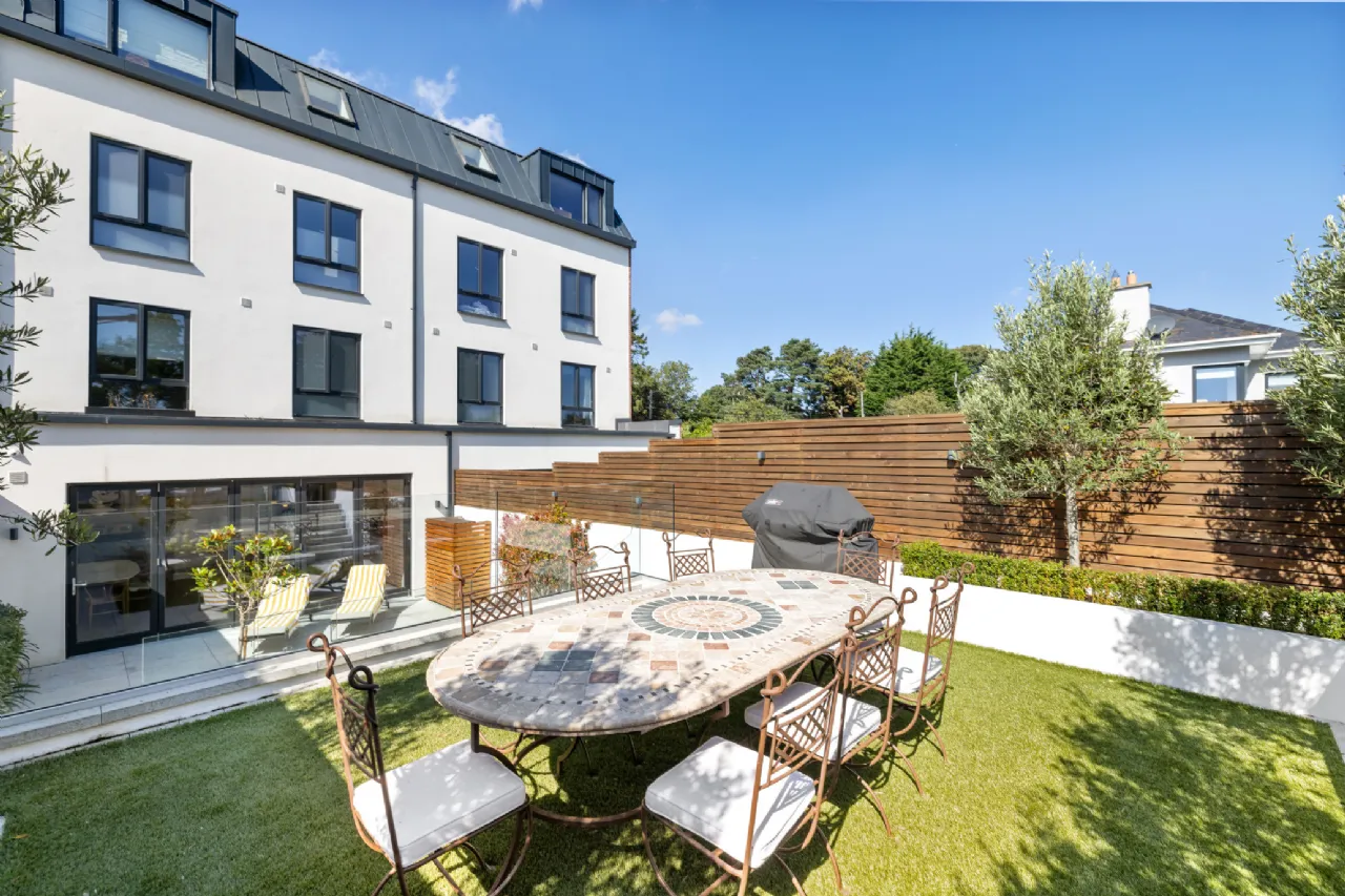 Photo of 7 The Terrace, Torquay Road, Foxrock, Dublin 18, D18 RRK5