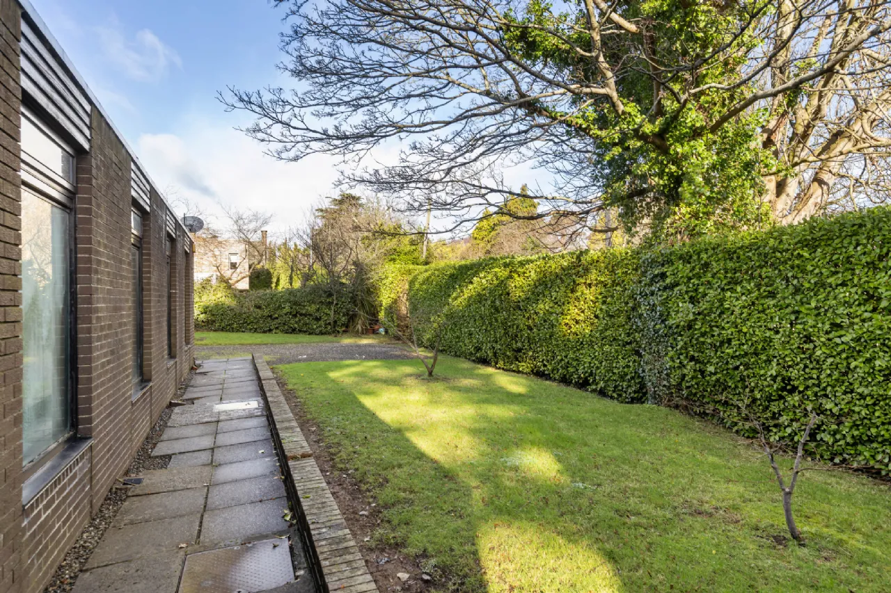 Photo of 20 Kilteragh Pines, Foxrock, Dublin 18, D18 T6P6