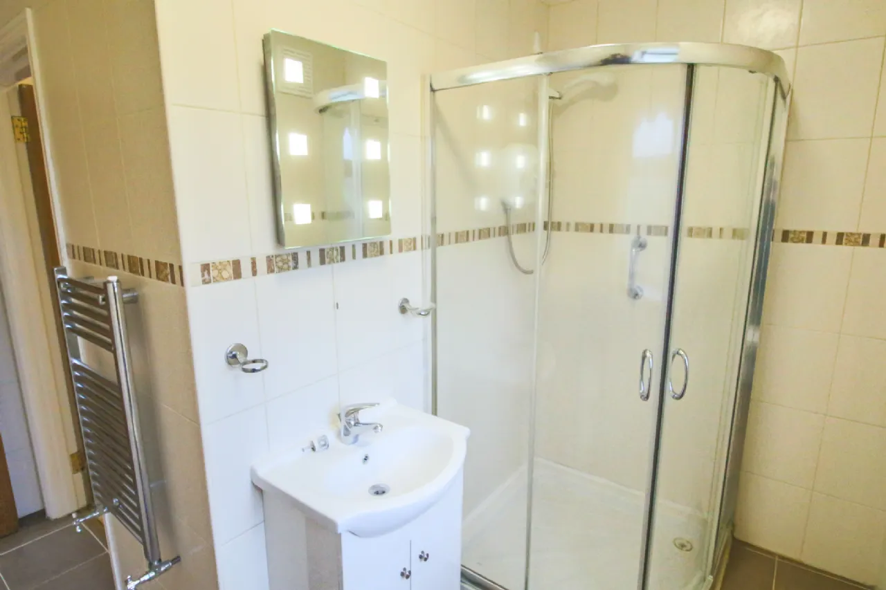 Photo of Clenahoo House, Leitrim Road, Carrick-On-Shannon,, Co. Leitrim, N41 FN24