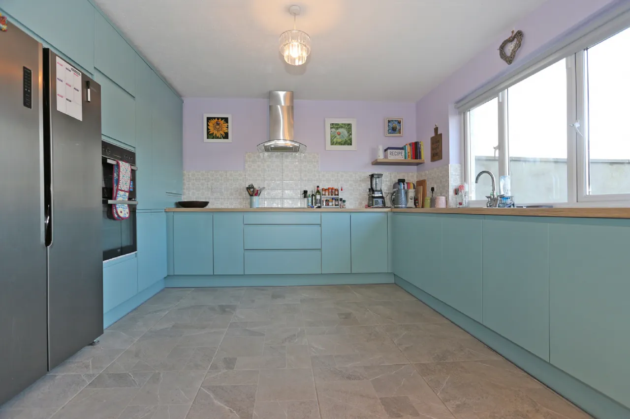 Photo of 21 Lyradane Avenue, Woodview, Limerick, V94 C7WX