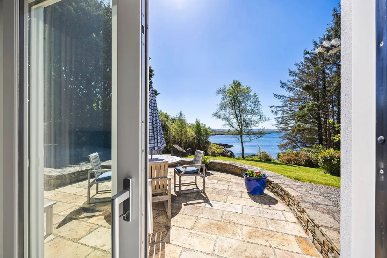 Photo of Vale Cove, Ardnaturrish Beg, Glengarriff, Co. Cork, P75 Y500