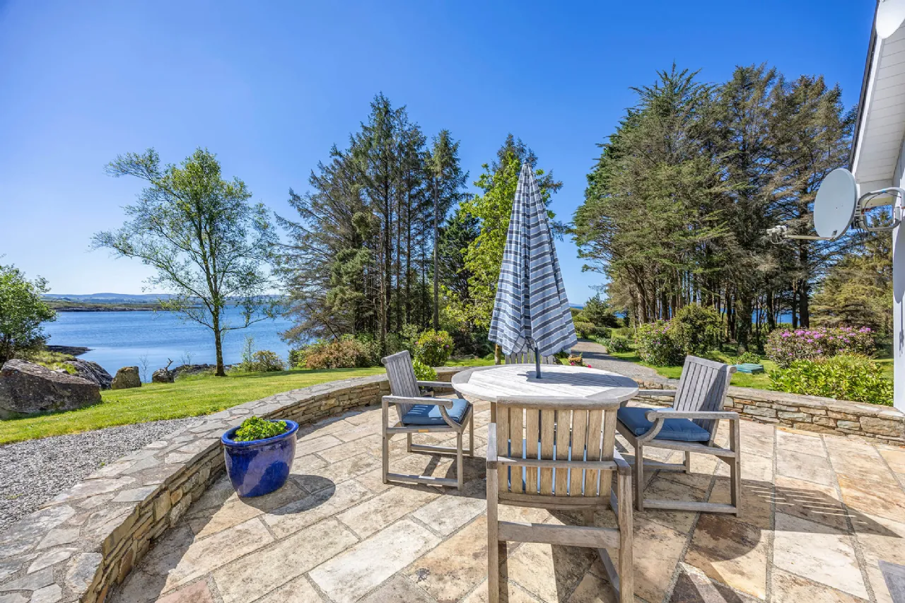 Photo of Vale Cove, Ardnaturrish Beg, Glengarriff, Co. Cork, P75 Y500