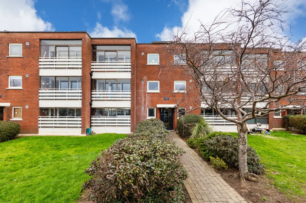 Photo of 23 Mariners Court, Sutton, Dublin 13, D05 XF65