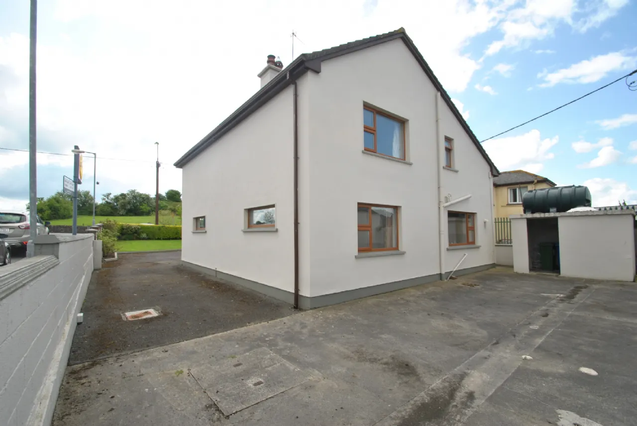 Photo of Birr Road, Roscrea, Co Tipperary, E53 A319