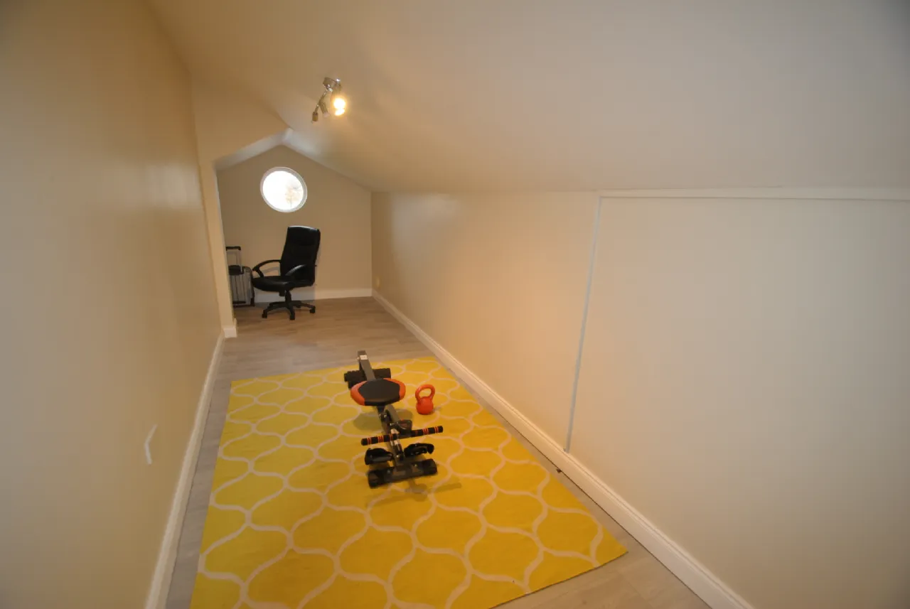 Photo of Birr Road, Roscrea, Co Tipperary, E53 A319