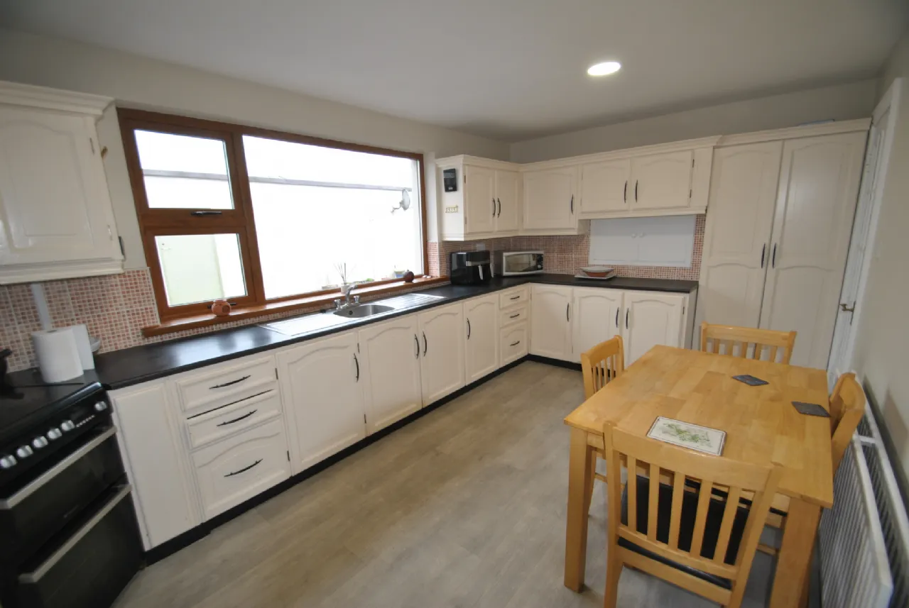 Photo of Birr Road, Roscrea, Co Tipperary, E53 A319