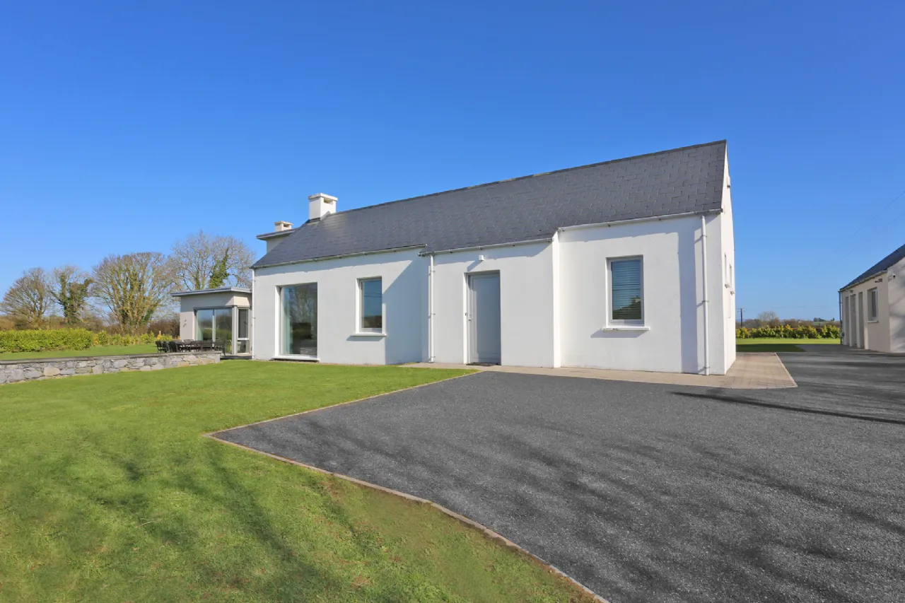Photo of Ballymacreese Cottage, Ballyneety, Limerick, V94FXV4