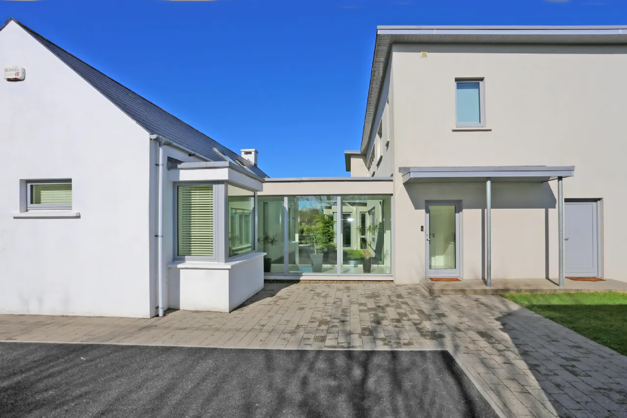 Photo of Ballymacreese Cottage, Ballyneety, Limerick, V94FXV4