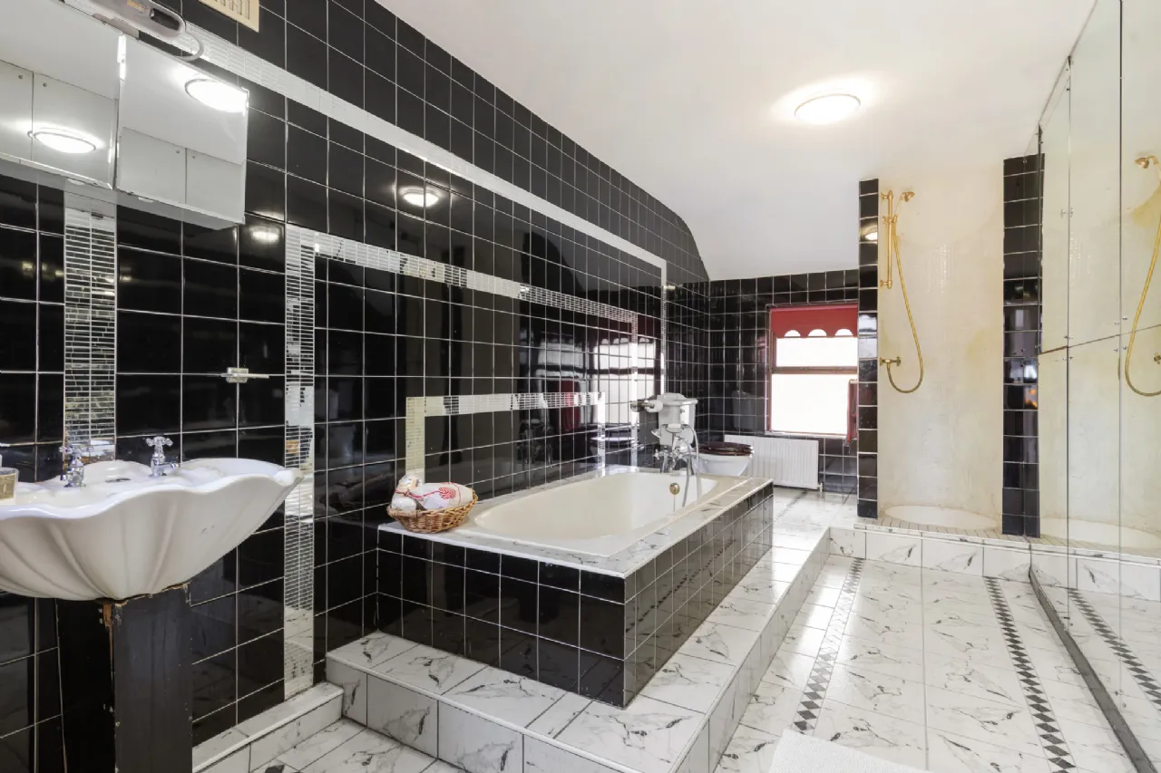 Photo of Beiginis, 14 Raglan Road, Ballsbridge, Dublin 4, D04 N5W0