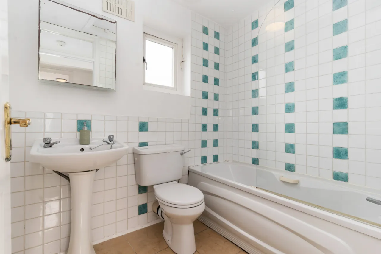 Photo of 15 Albert Court East, Off Grand Canal Street Lower, South City Centre, Dublin 2, D02PR29