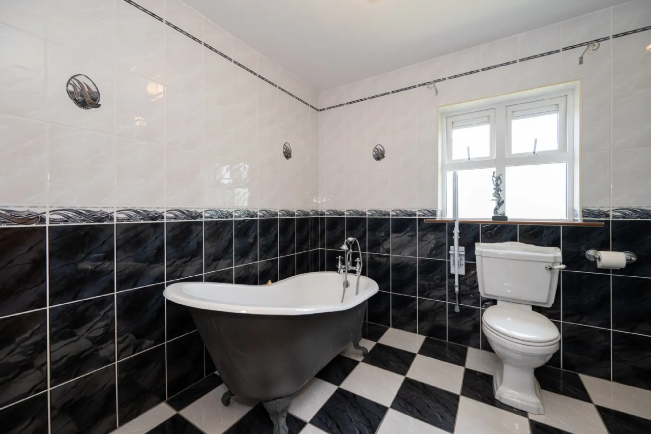Photo of 11 Chestnut Lawn, Classes Lake, Ovens, Co Cork, P31A499