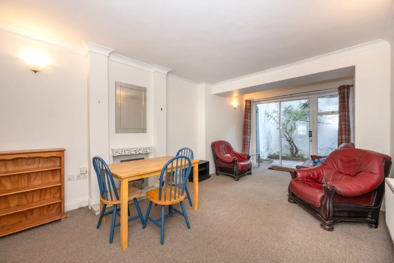 Photo of Apt 1, Lee View House, 13 Father Mathew Quay, Cork, T12 W309