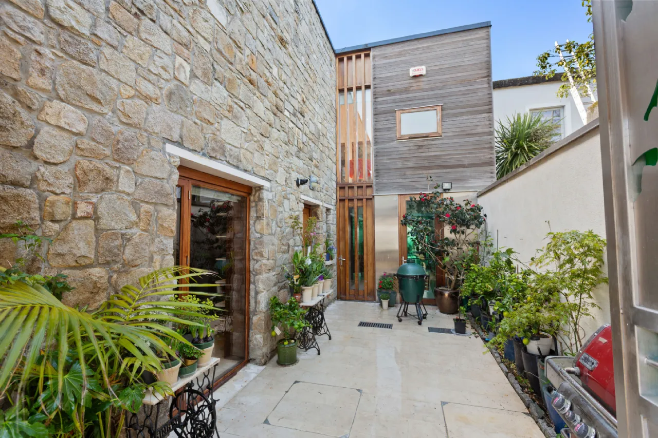 Photo of 44 Raglan Lane, Ballsbridge, Dublin 4, D04 Y7Y3