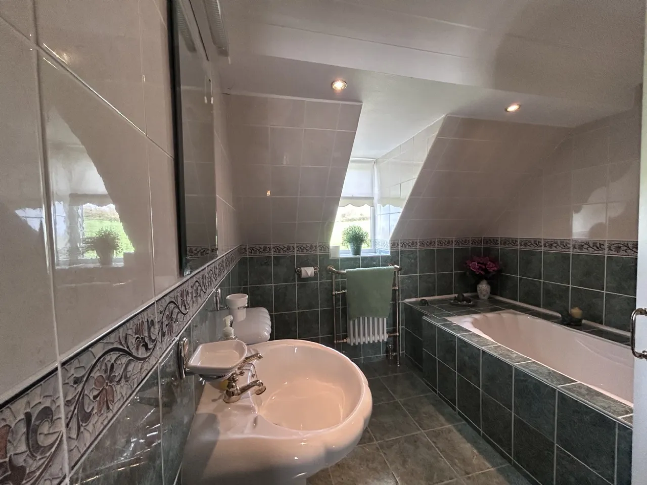 Photo of Suttonrath, Priests Road, Cahir, Co.Tipperary, E21 HH67