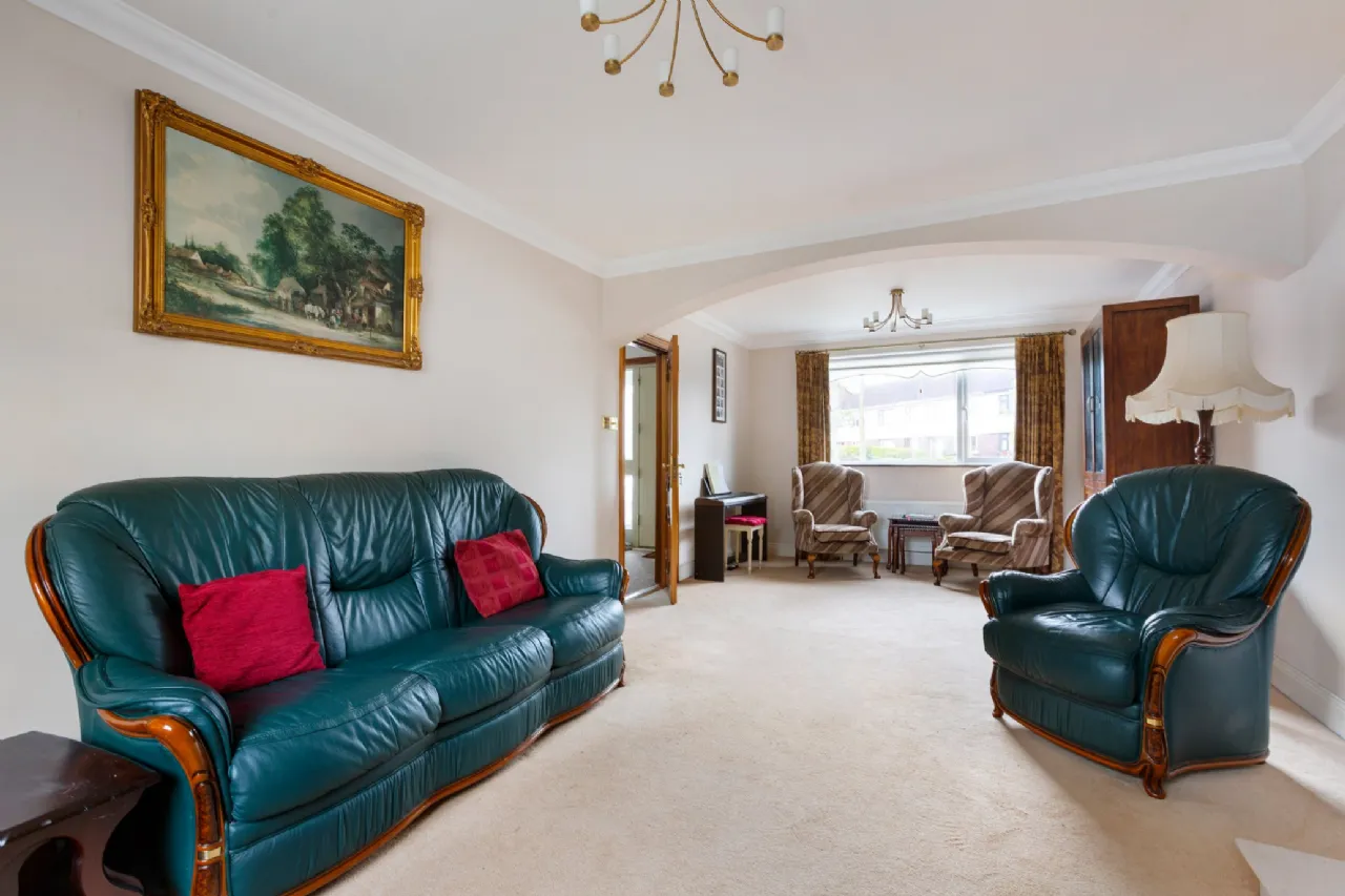 Photo of 33 Taney Avenue, Dundrum, Dublin 14, D14 R762