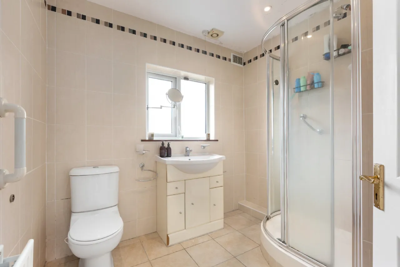 Photo of 33 Taney Avenue, Dundrum, Dublin 14, D14 R762