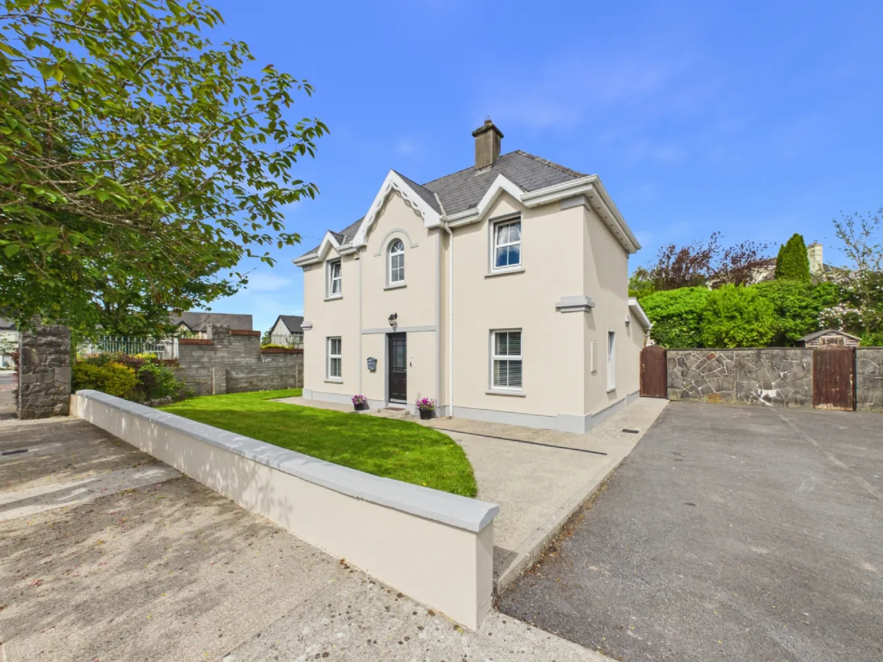 Photo of 1 Powerscourt, Tulla, Co Clare, V95 F409