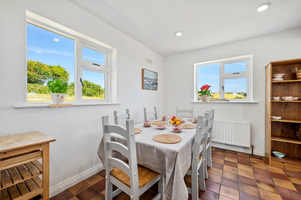 Photo of Ballyhimikin House, Garryvoe, Co. Cork, P25 FW18