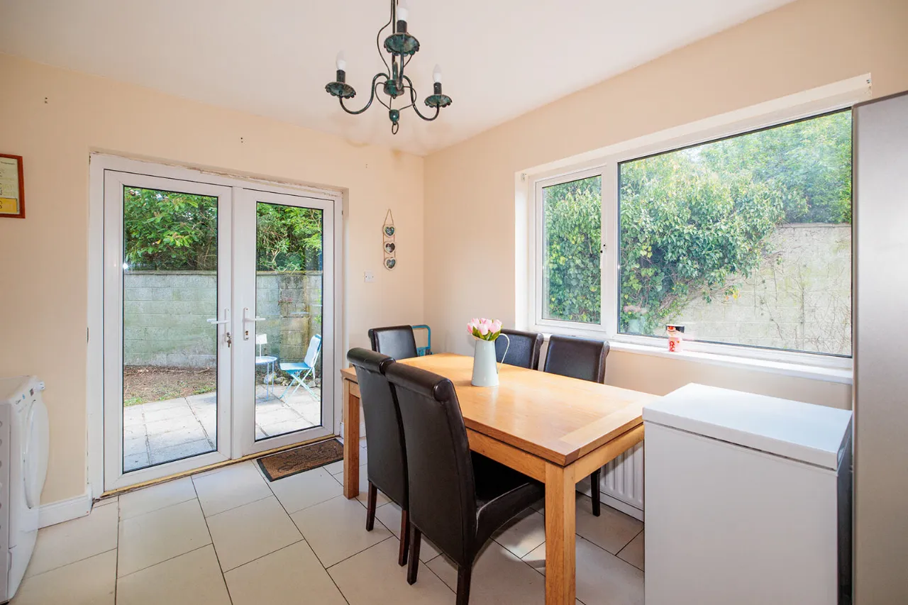 Photo of 1 Clarnwood, Freshford Road, Kilkenny, R95 HYW2