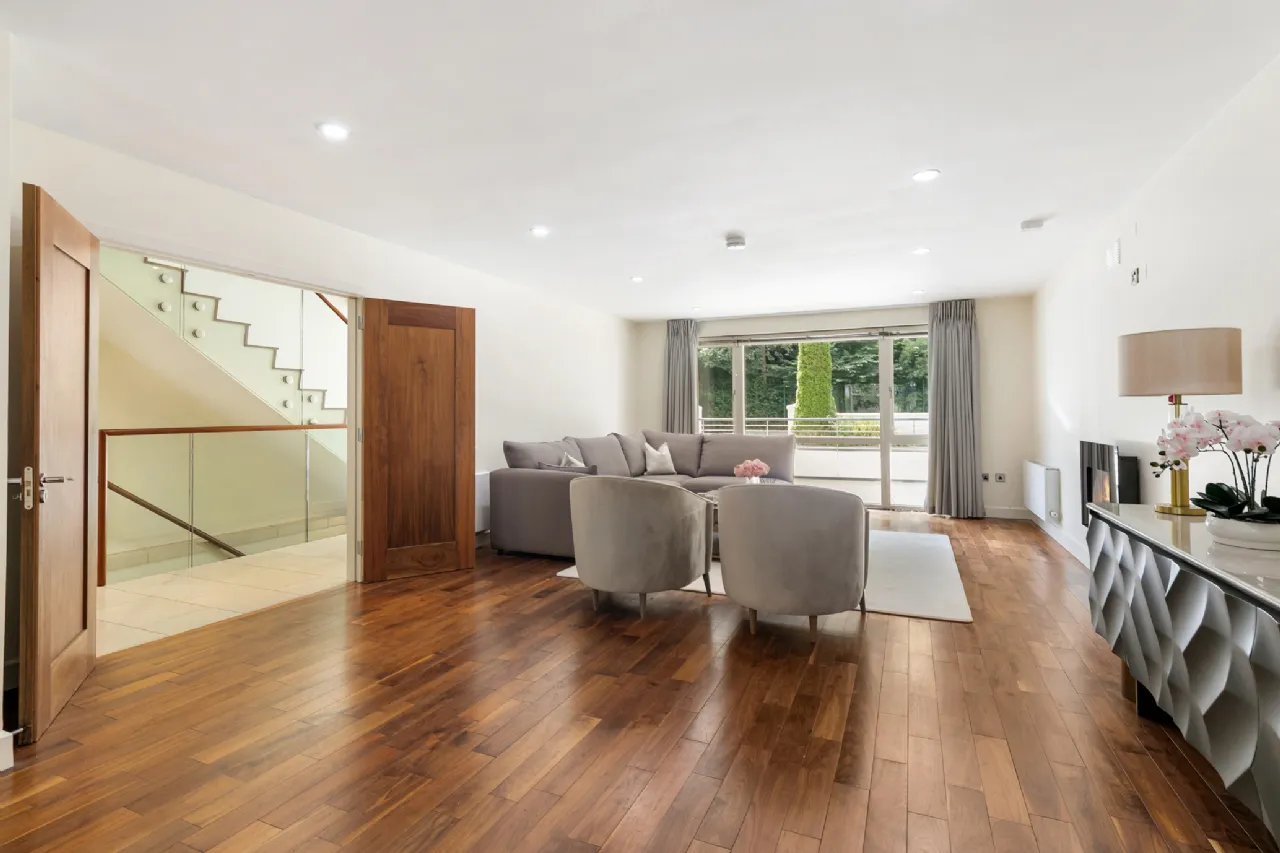 Photo of 1 Longwood, Wynnsward Park, Clonskeagh, Dublin 14, D14 V9H3