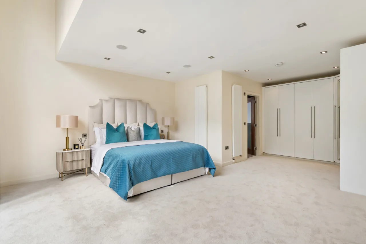 Photo of 1 Longwood, Wynnsward Park, Clonskeagh, Dublin 14, D14 V9H3