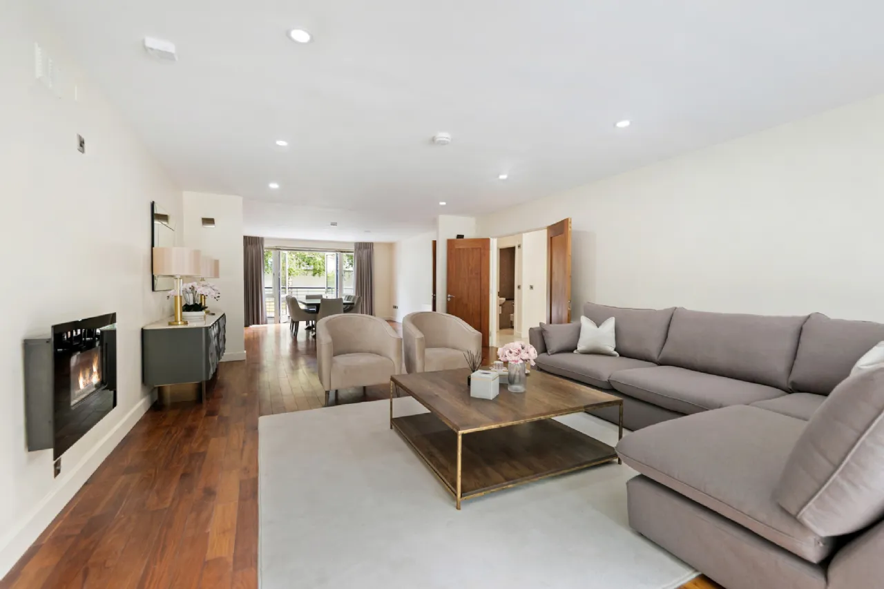 Photo of 1 Longwood, Wynnsward Park, Clonskeagh, Dublin 14, D14 V9H3