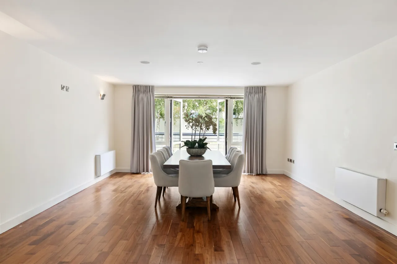 Photo of 1 Longwood, Wynnsward Park, Clonskeagh, Dublin 14, D14 V9H3