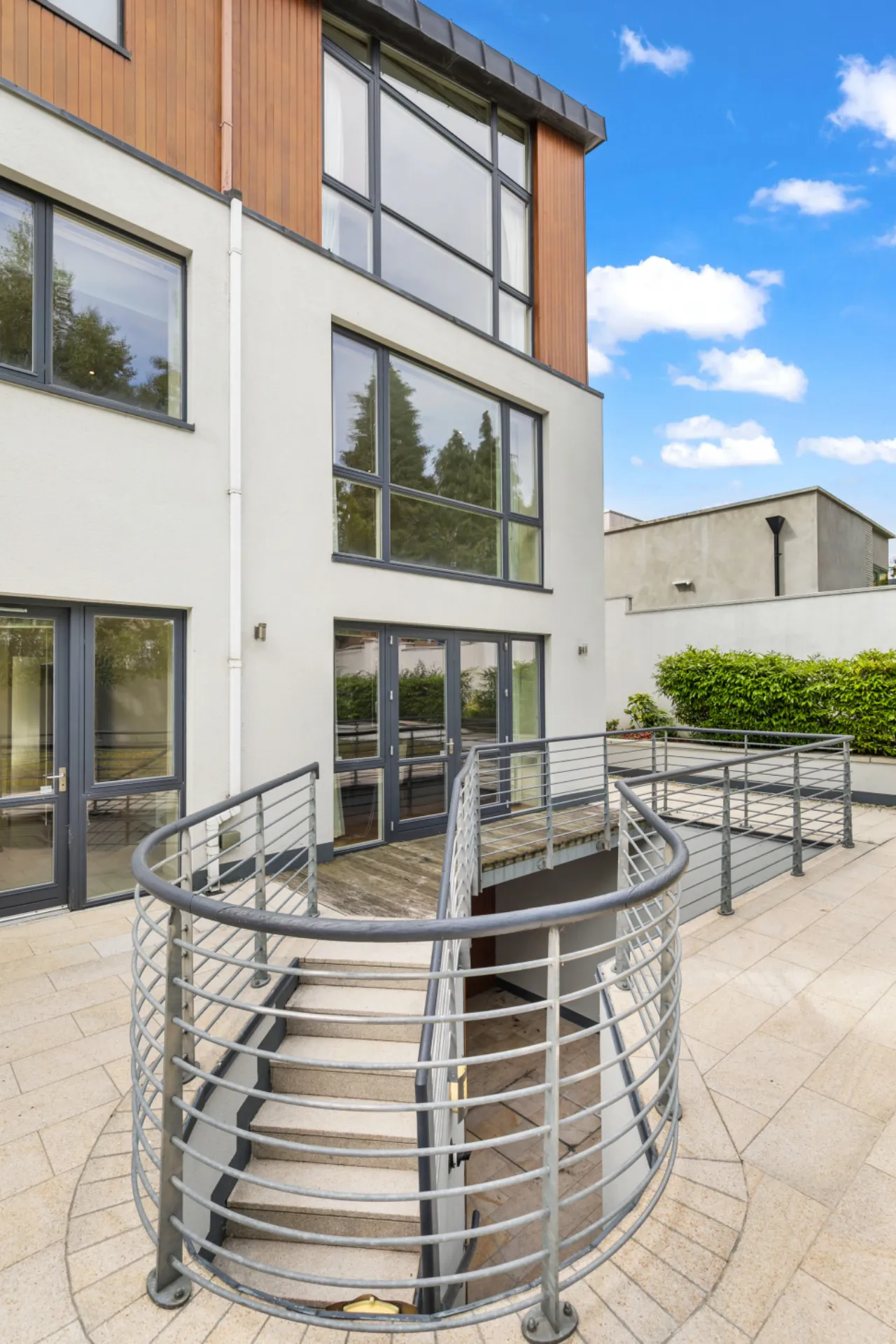 Photo of 1 Longwood, Wynnsward Park, Clonskeagh, Dublin 14, D14 V9H3