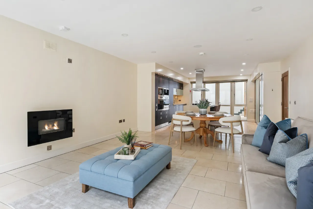 Photo of 1 Longwood, Wynnsward Park, Clonskeagh, Dublin 14, D14 V9H3