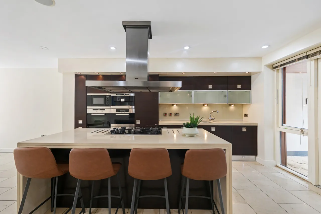 Photo of 1 Longwood, Wynnsward Park, Clonskeagh, Dublin 14, D14 V9H3