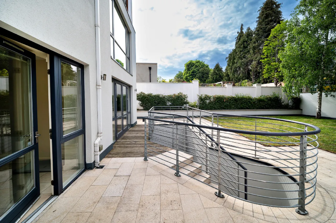 Photo of 1 Longwood, Wynnsward Park, Clonskeagh, Dublin 14, D14 V9H3