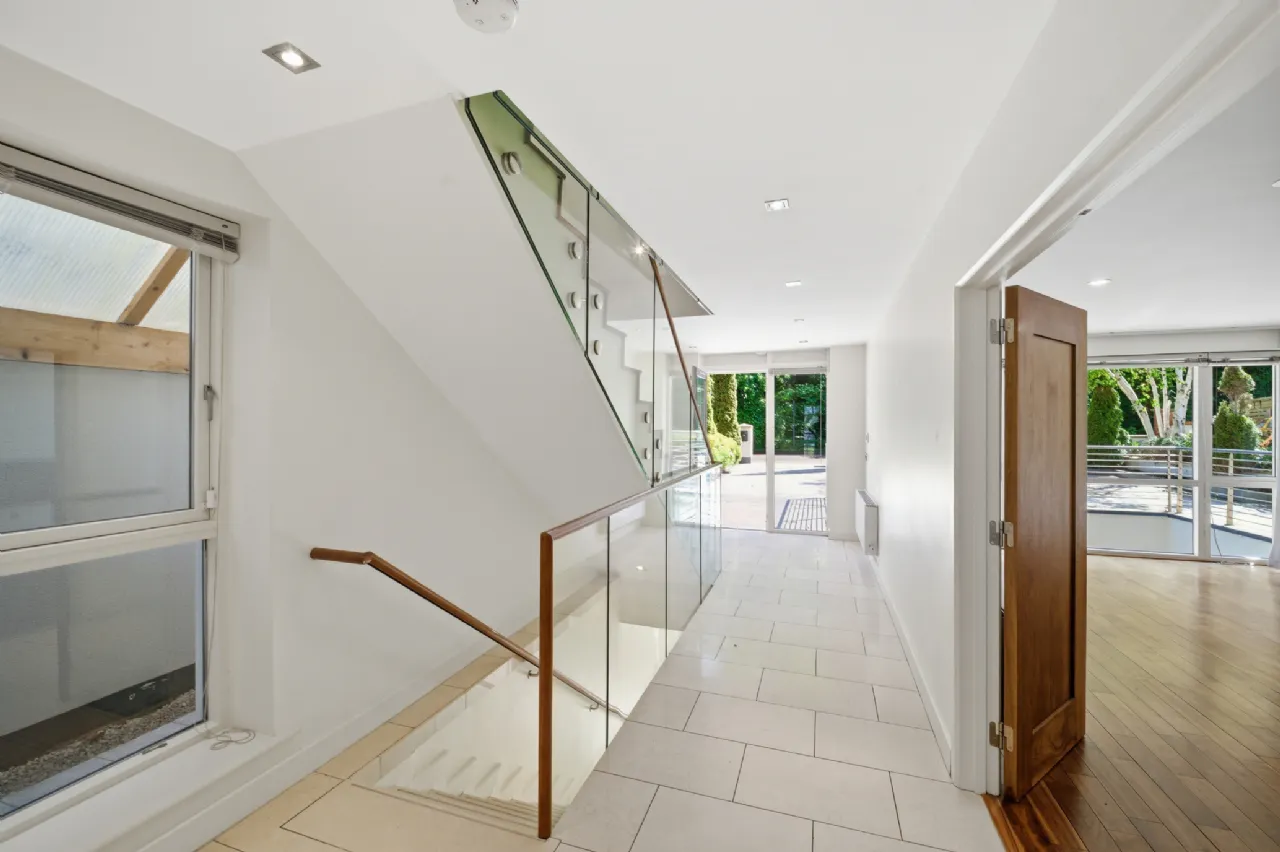 Photo of 1 Longwood, Wynnsward Park, Clonskeagh, Dublin 14, D14 V9H3