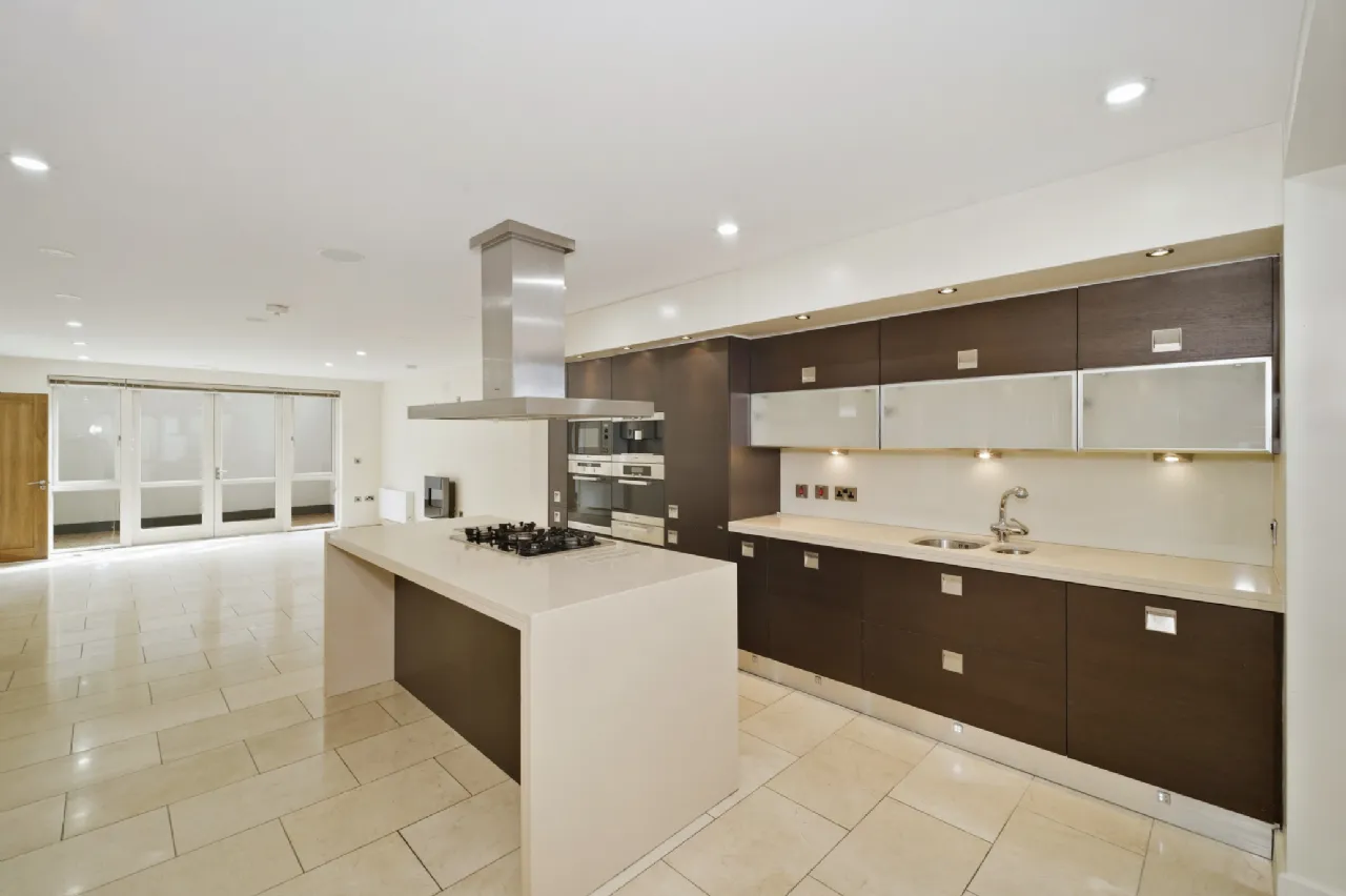Photo of 1 Longwood, Wynnsward Park, Clonskeagh, Dublin 14, D14 V9H3