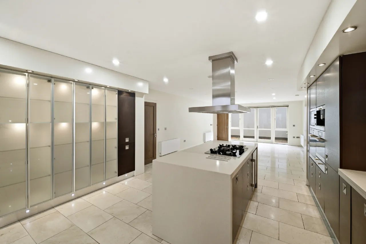 Photo of 1 Longwood, Wynnsward Park, Clonskeagh, Dublin 14, D14 V9H3