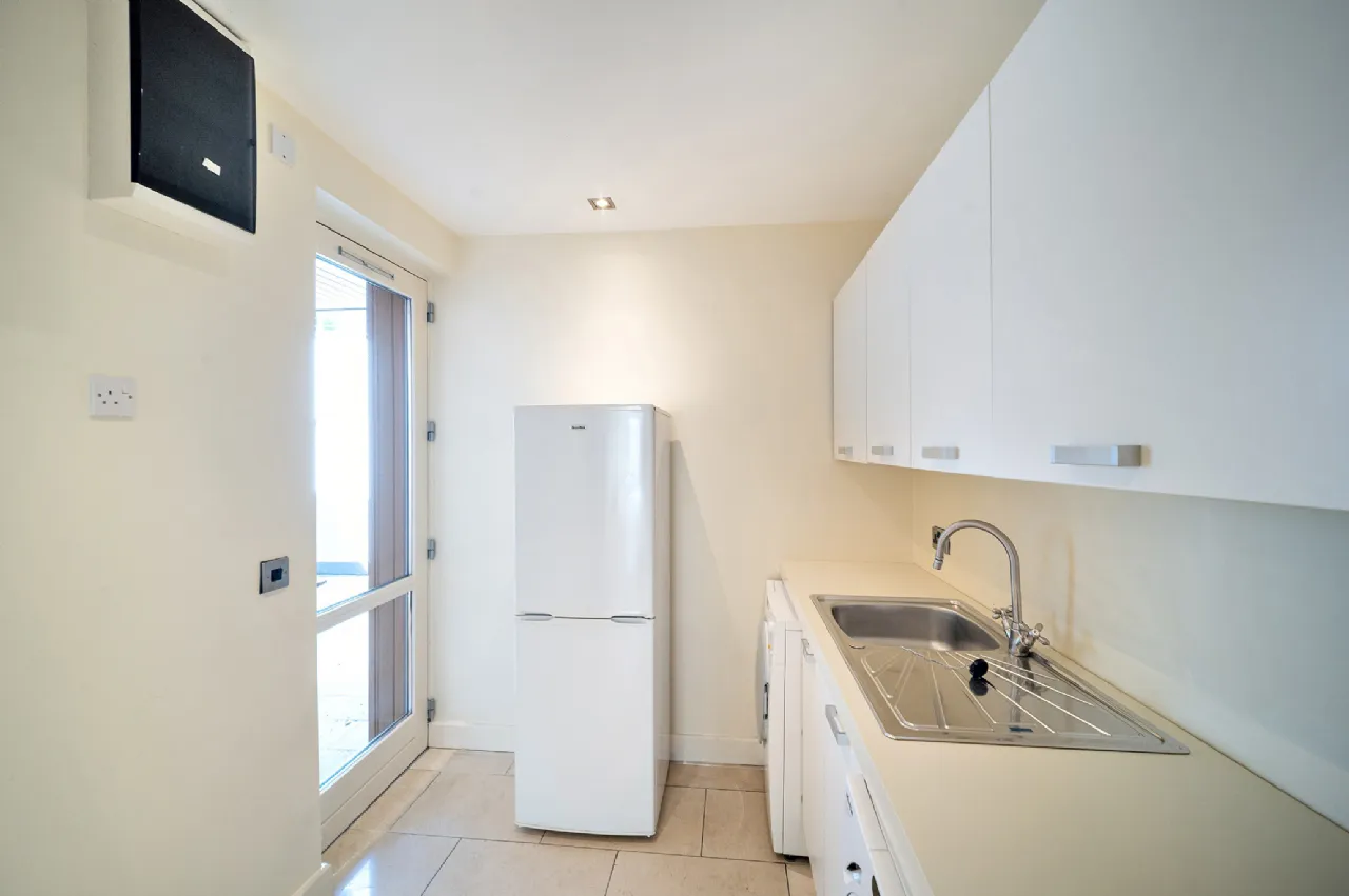 Photo of 1 Longwood, Wynnsward Park, Clonskeagh, Dublin 14, D14 V9H3