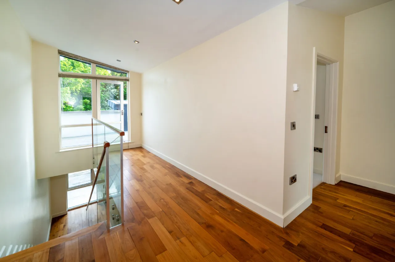 Photo of 1 Longwood, Wynnsward Park, Clonskeagh, Dublin 14, D14 V9H3