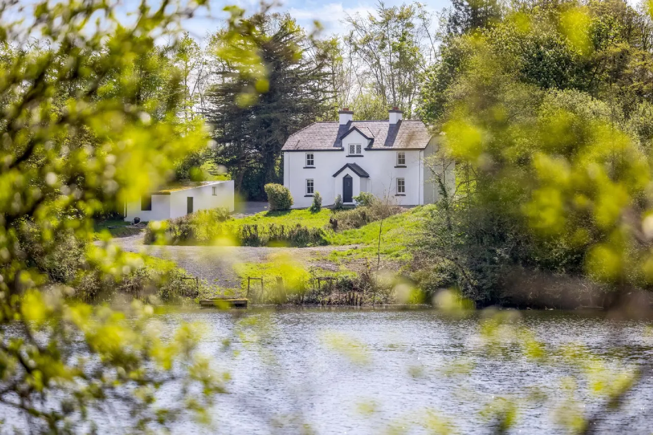 Photo of White Lake Cottage, Tonaghbane, Ashfield, Cootehill, Co Cavan, H16W577