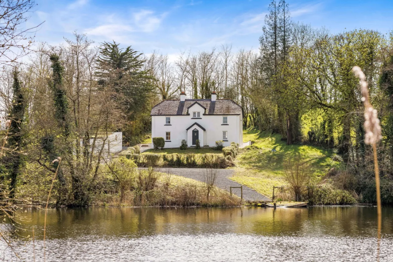 Photo of White Lake Cottage, Tonaghbane, Ashfield, Cootehill, Co Cavan, H16W577