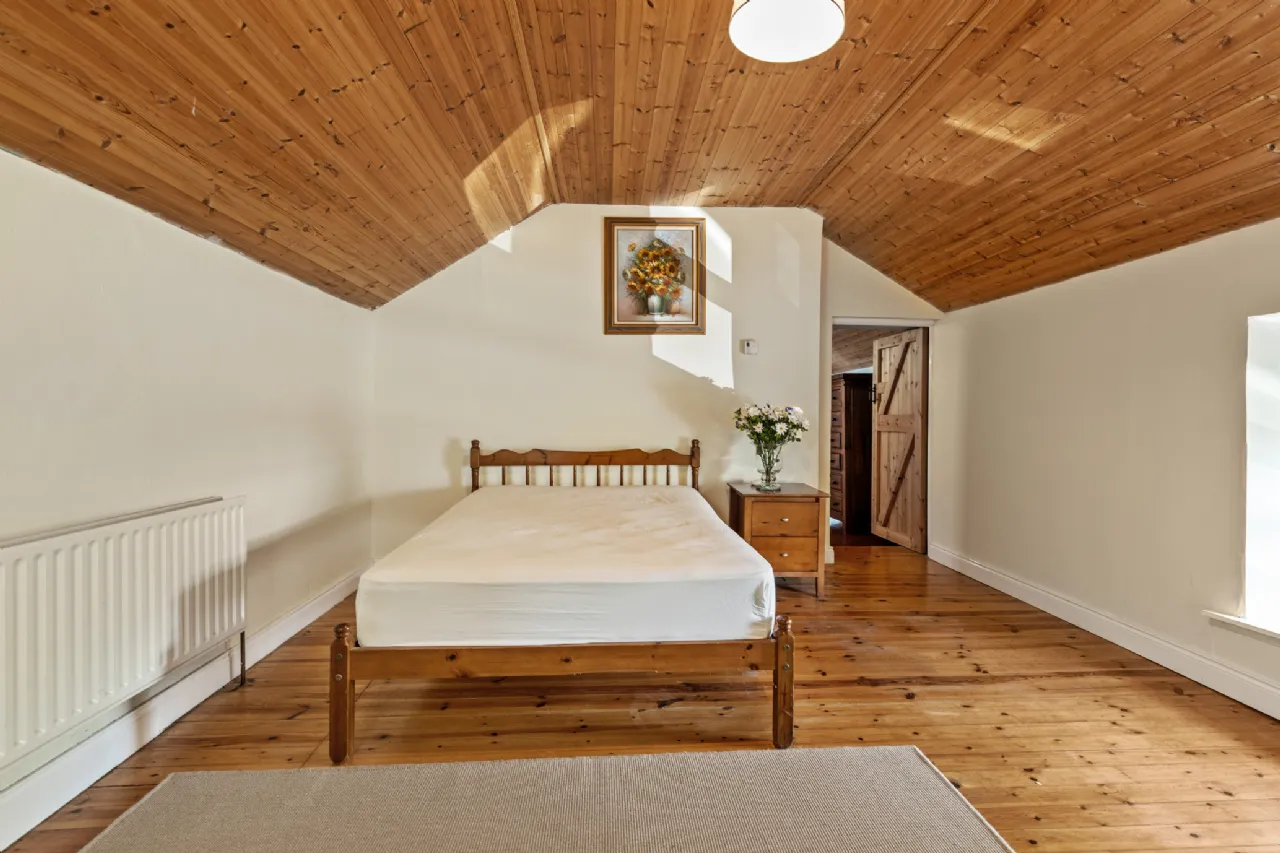 Photo of Kellyville, Ballintubbert, Co. Laois, R14 PW29