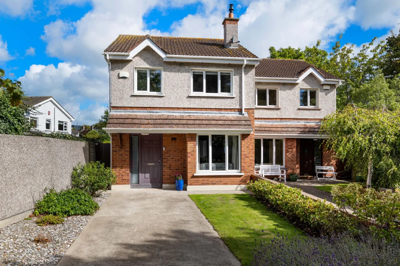 Photo of 1 Del Val Court, Sutton, Dublin 13, D13 X6P2