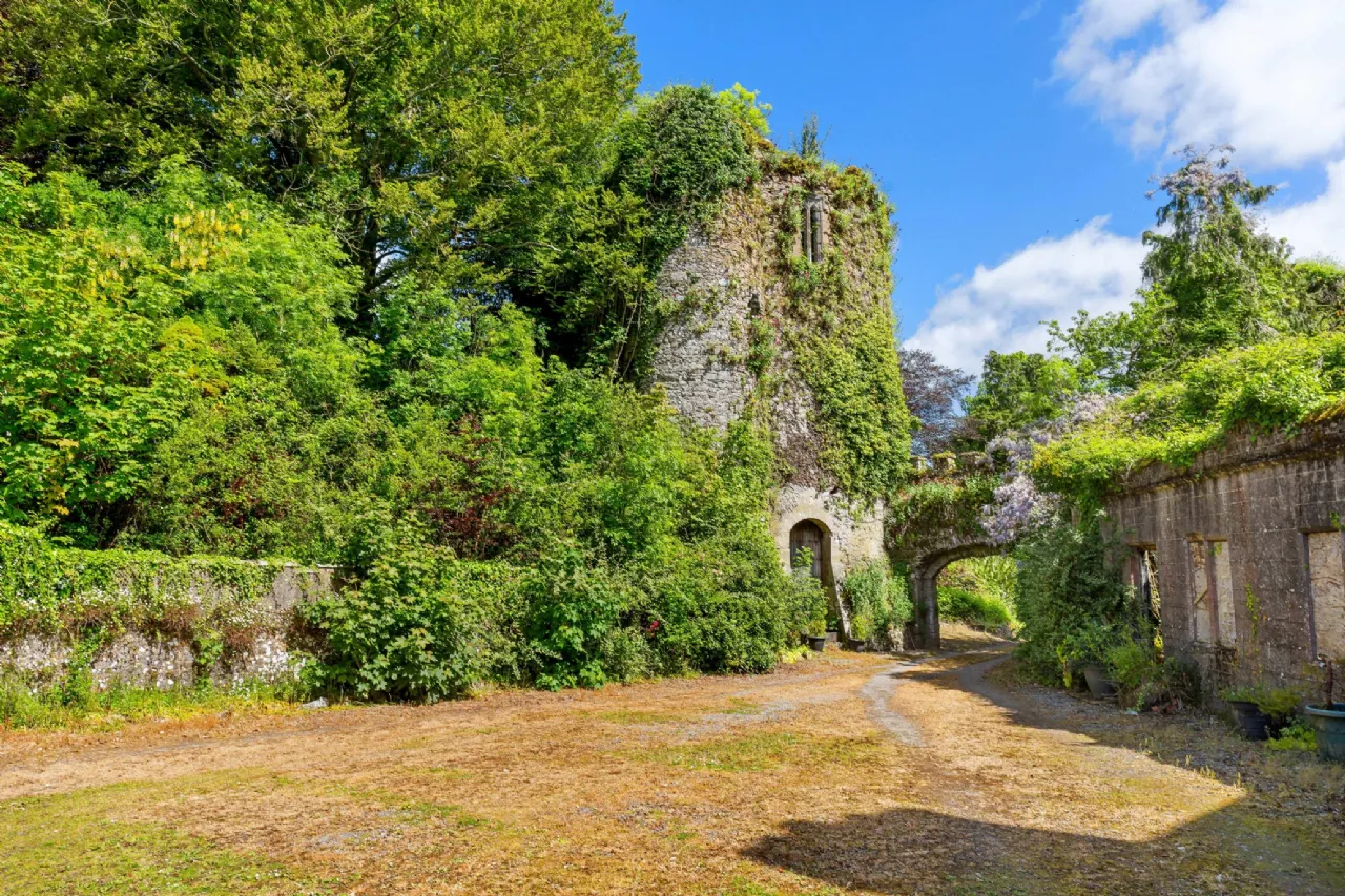Photo of Ardfinnan Castle, Ardfinnan, County Tipperary, E91 A398