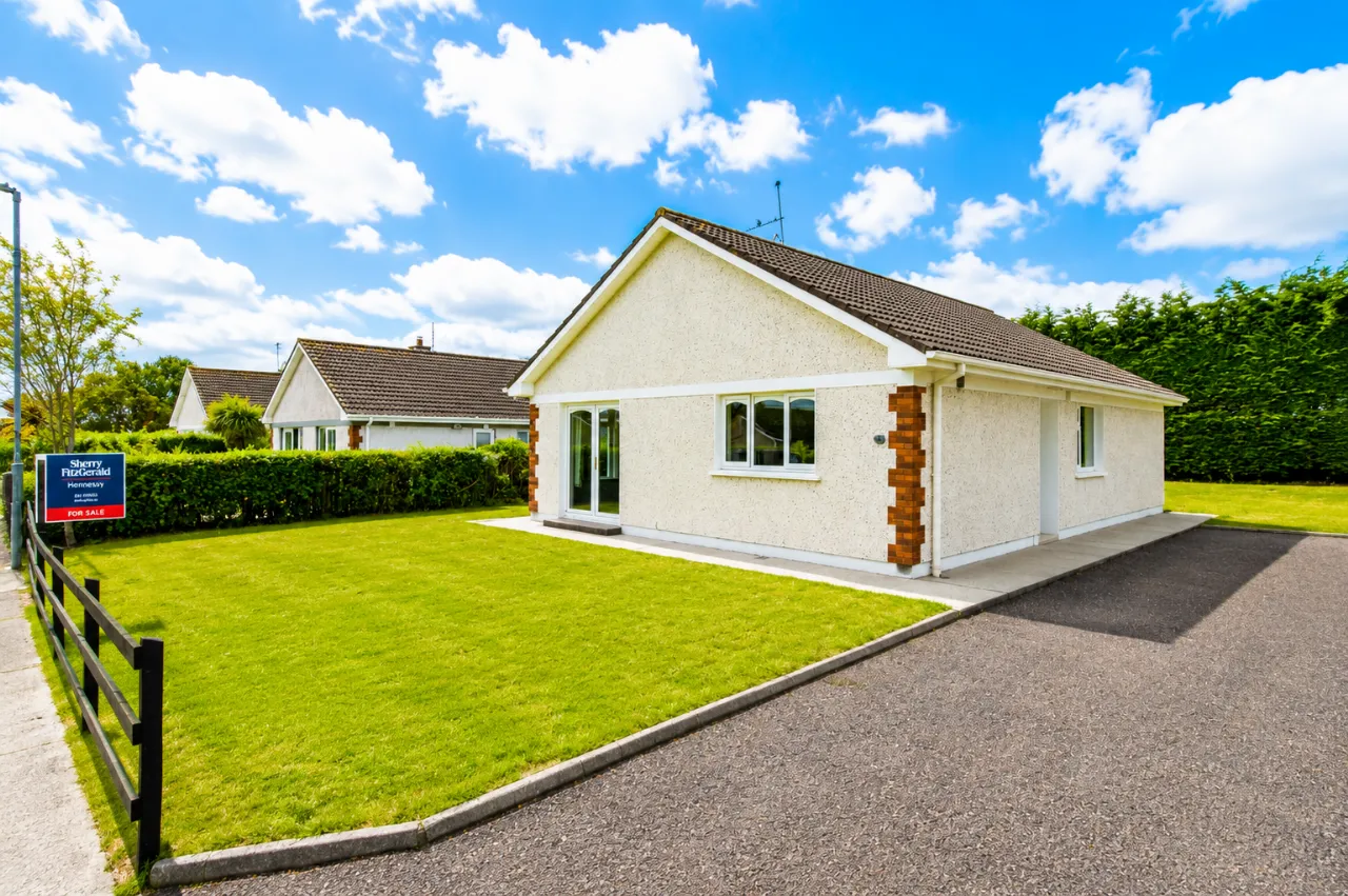 Photo of 40 Summerdale Lawn, Ballyclamasy, Youghal, Co Cork., P36 F802