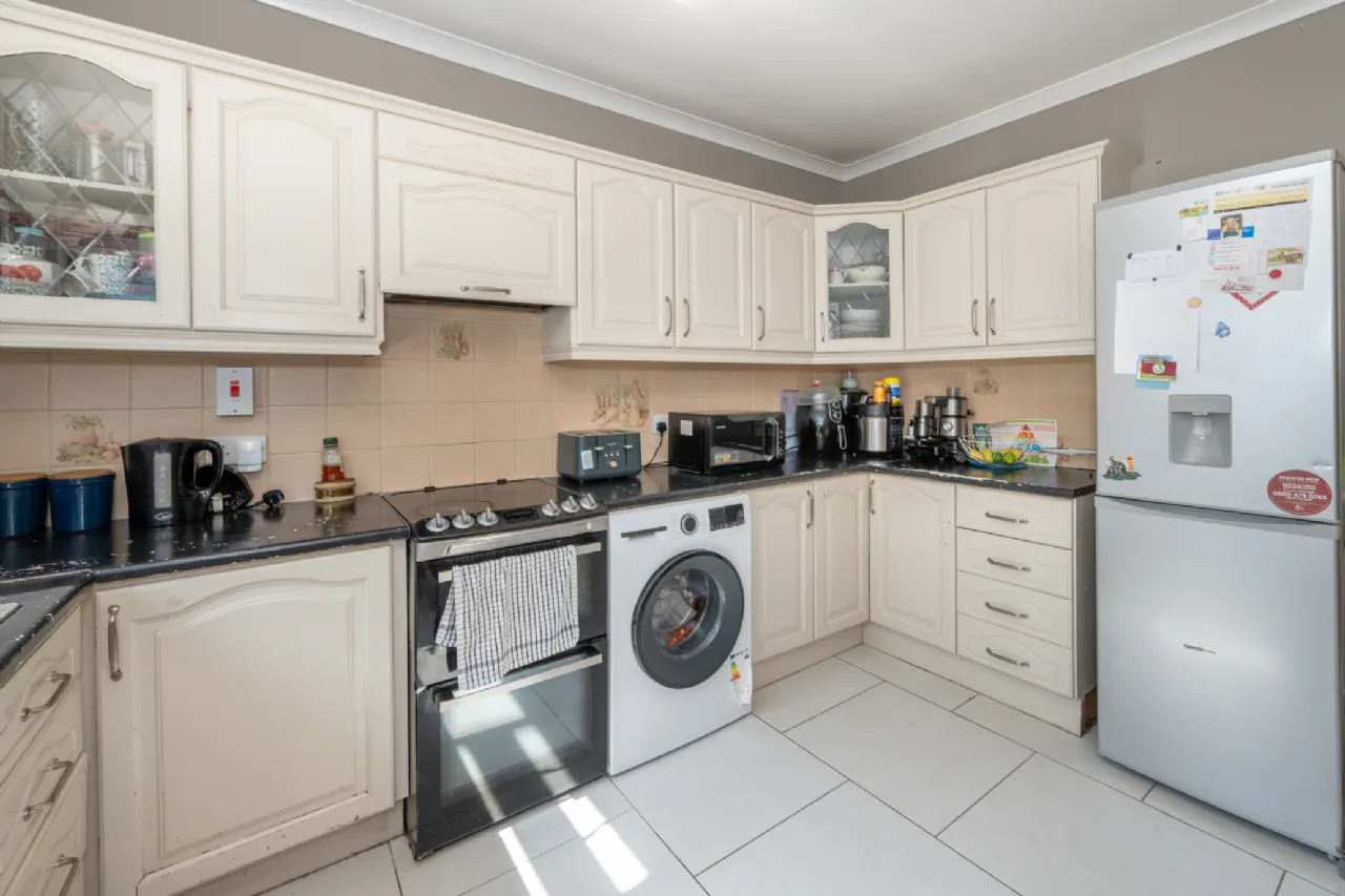 Photo of 101 Earlwood Estate, The Lough, Cork, T12 K6W6