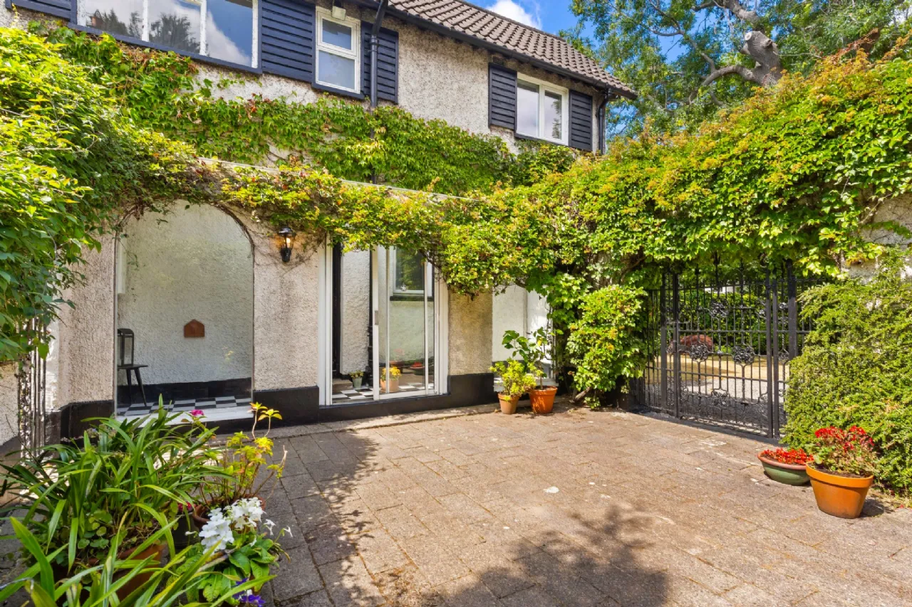 Photo of Keady Galleon, Stillorgan Park, Blackrock, Co Dublin, A94 P621