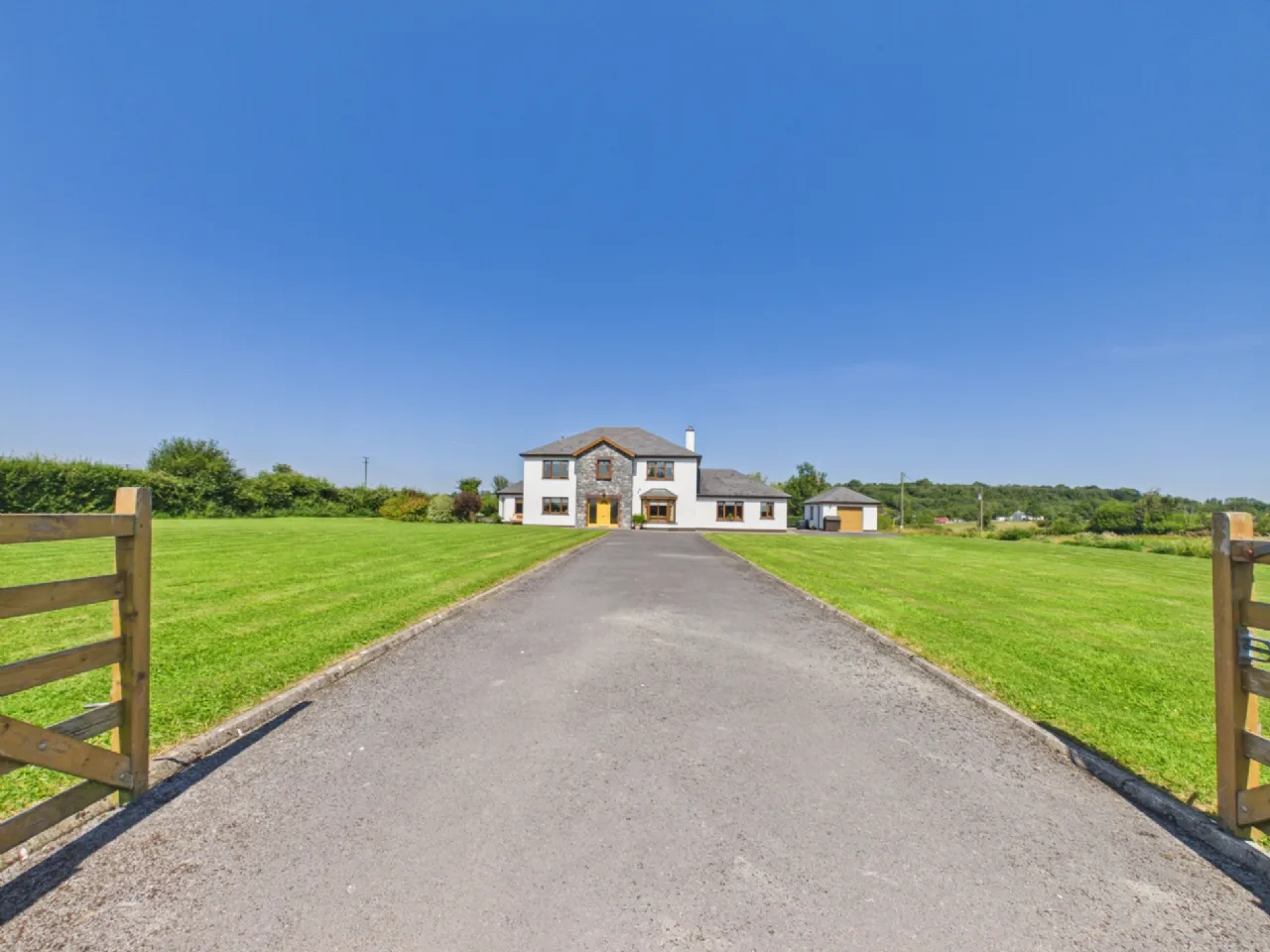 Photo of Ballyveskil, Tiermaclane, Ennis, Co. Clare., V95 PPW4