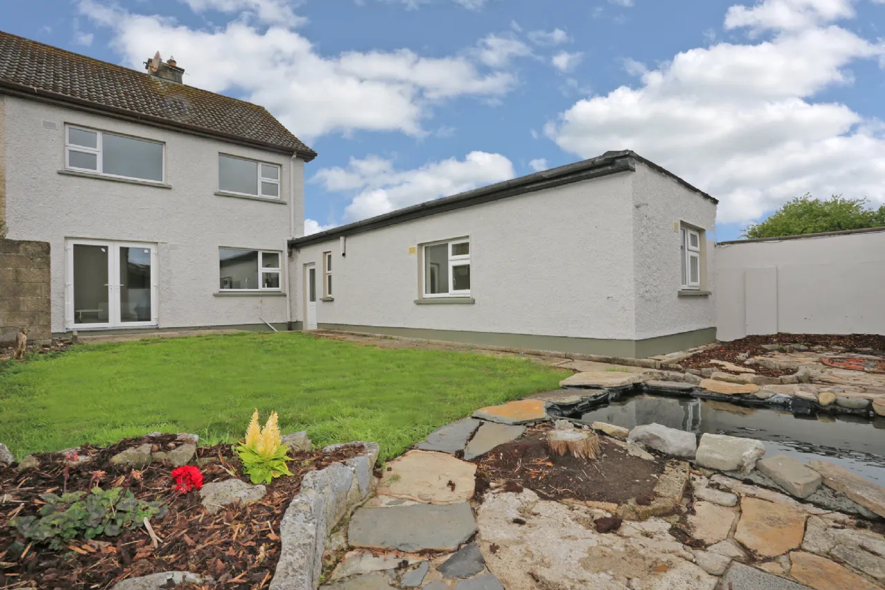 Photo of 23 Dooneen Road, Woodview Park, Limerick, V94 NX4N