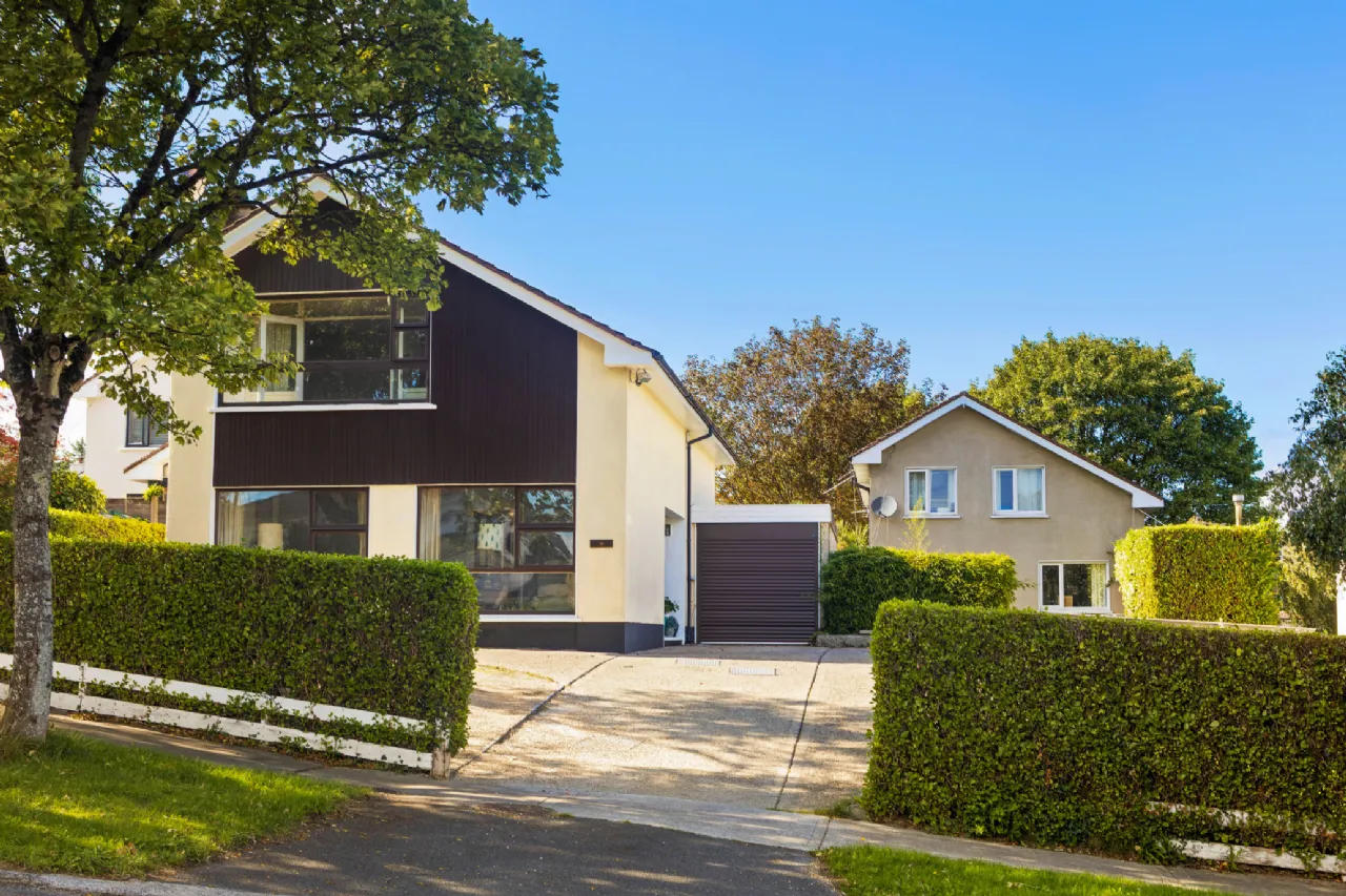 Photo of 19 Cornelscourt Hill Road, Foxrock, Dublin 18, D18 Y8W2
