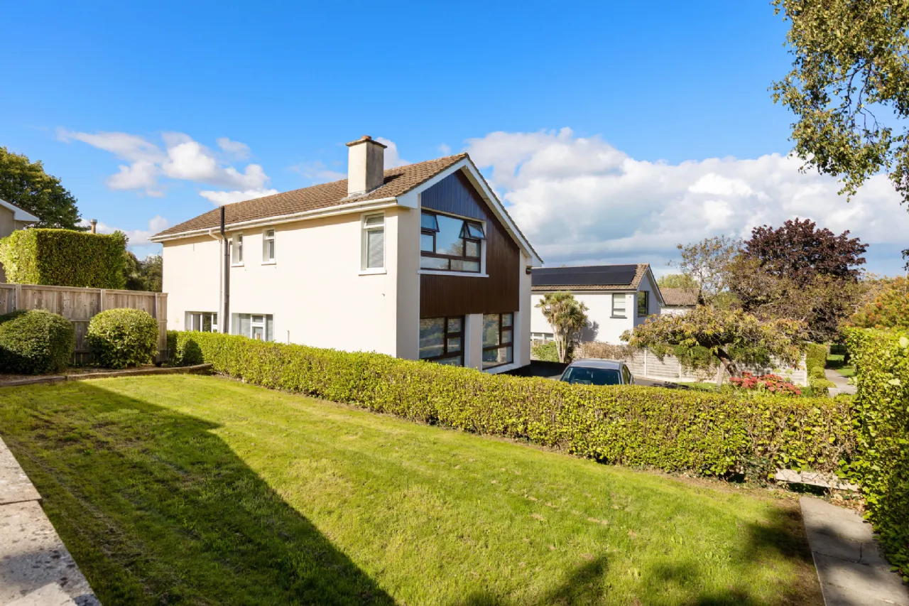 Photo of 19 Cornelscourt Hill Road, Foxrock, Dublin 18, D18 Y8W2