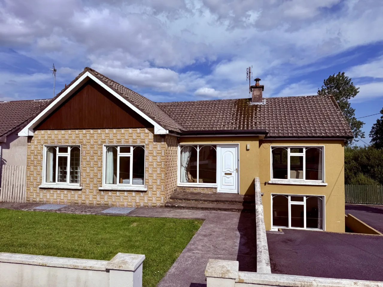 Photo of House, Apartment and Site, 86 Curragh, Castlebar, Co. Mayo, F23 D273
