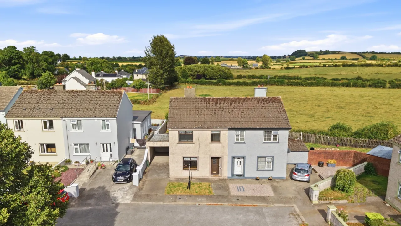 Photo of 17 Pearse Park, Golden, Co. Tipperary, E25KR44